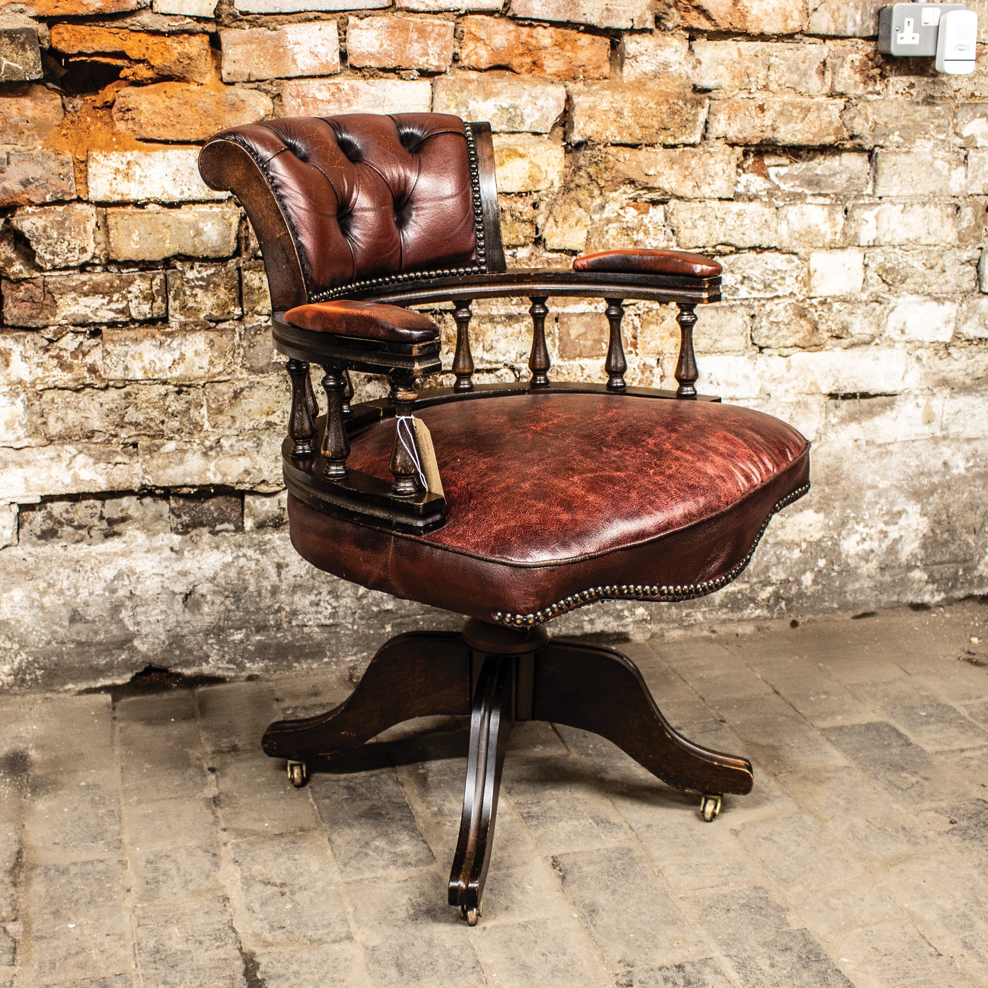 Captains desk online chair