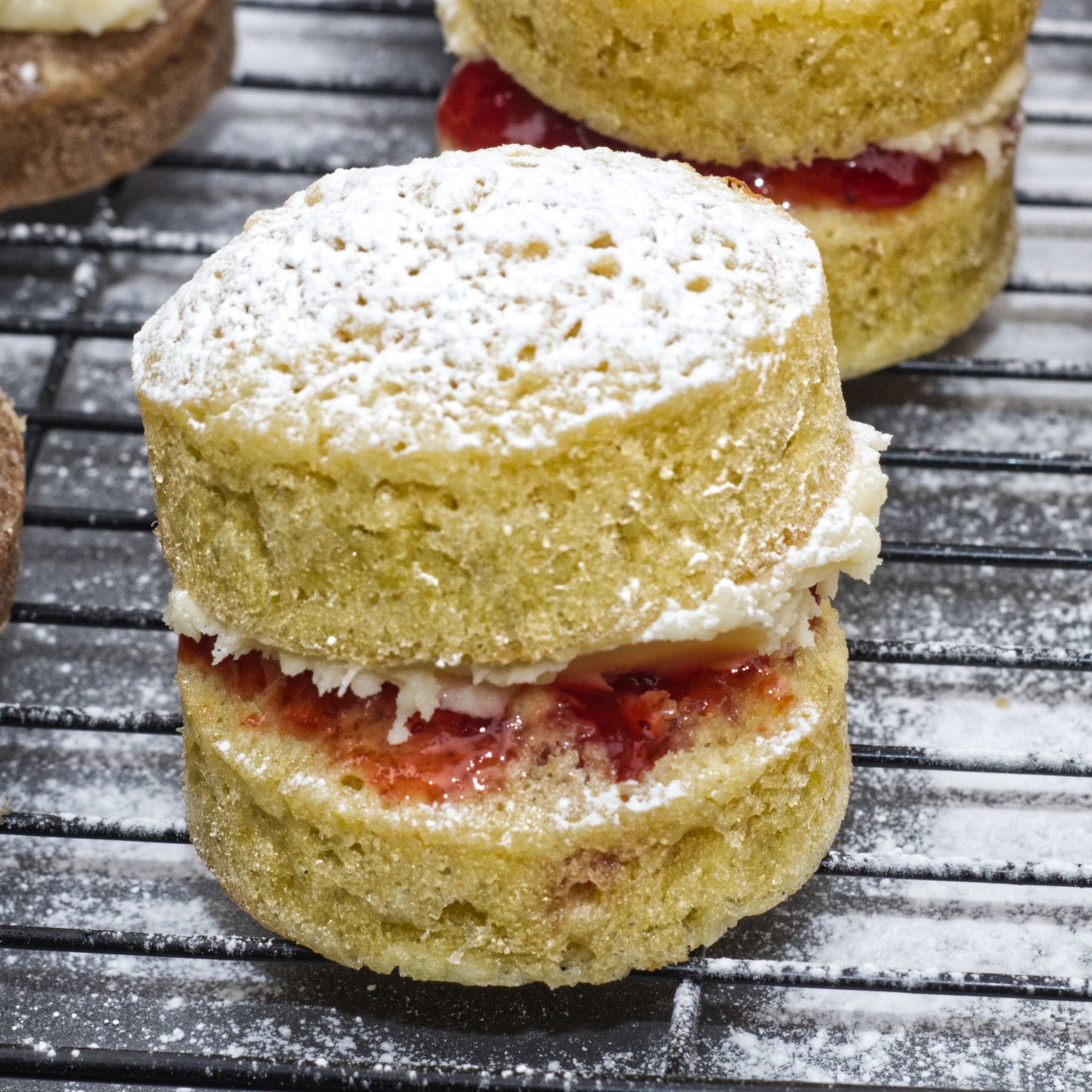 Mini Traditional Victoria Sponges - Box Of 4